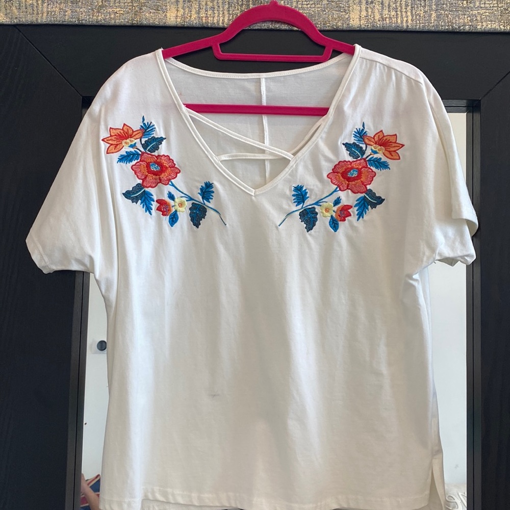 Embroiled Top front In spandex cotton fabric
